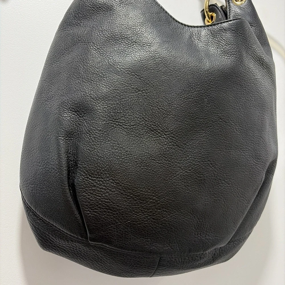 MK Charm Tassel Large Black Leather Slouchy Hobo Handbag Purse Perfect Cond